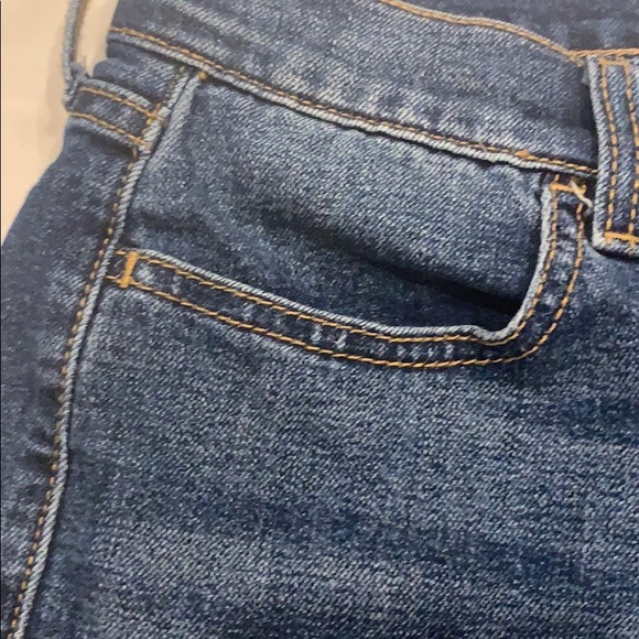 Old navy semi-fitted shorts - Picture 4 of 5